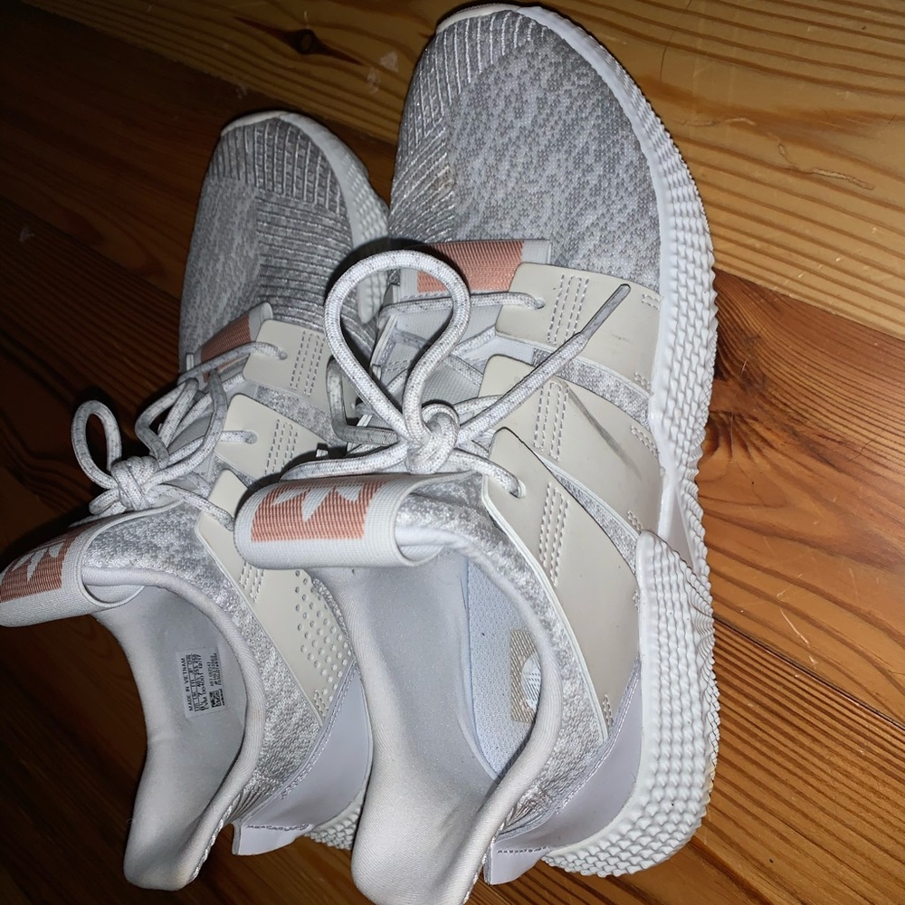 Adidas tennis shoes